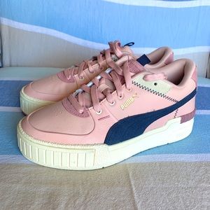 BRAND NEW – Women’s Puma Cali Sport Mix Peachskin Sneakers – Size 9